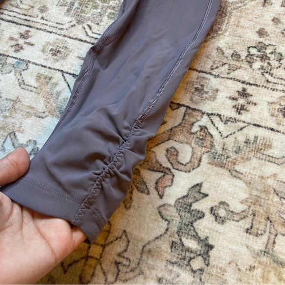 lululemon athletica Women's Leggings Ruched Petal-Hem - Picture 2 of 9